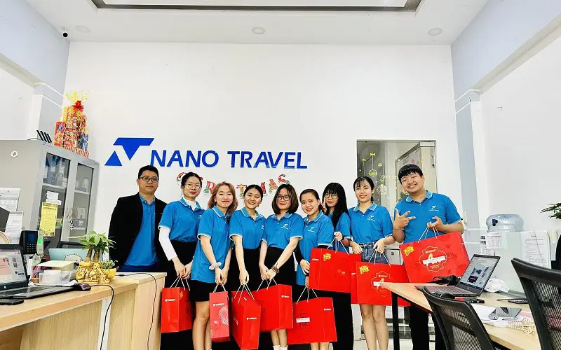 Đội ngũ nhân viên công ty Nano Travel